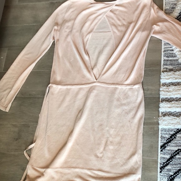 BCBGMaxAzria PINK Long Sleeve Dress w Open Back - Picture 7 of 7